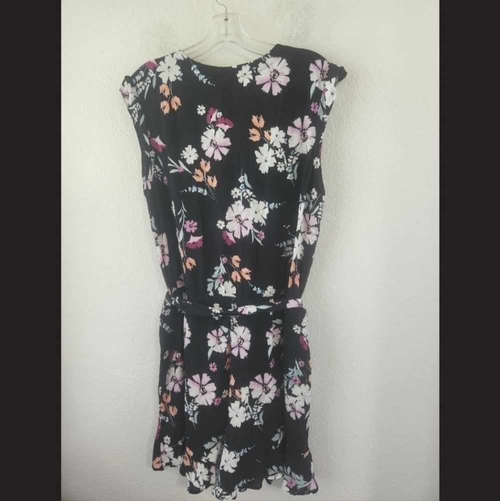 NWT, Ann Taylor LOFT, Black Garden Floral Ruffle Romper Size Medium - Picture 7 of 11